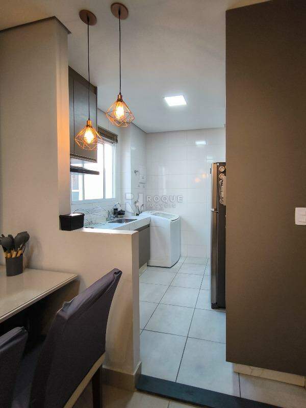 Apartamento à venda no bairro Graminha: COZINHA