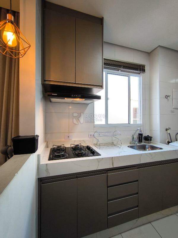 Apartamento à venda no bairro Graminha: COZINHA
