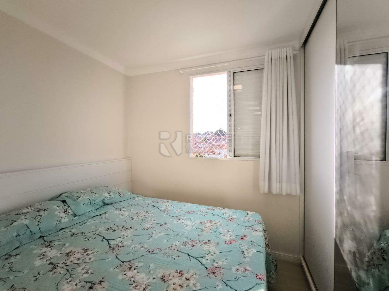 Apartamento à venda no bairro Vila Camargo: SUÍTE