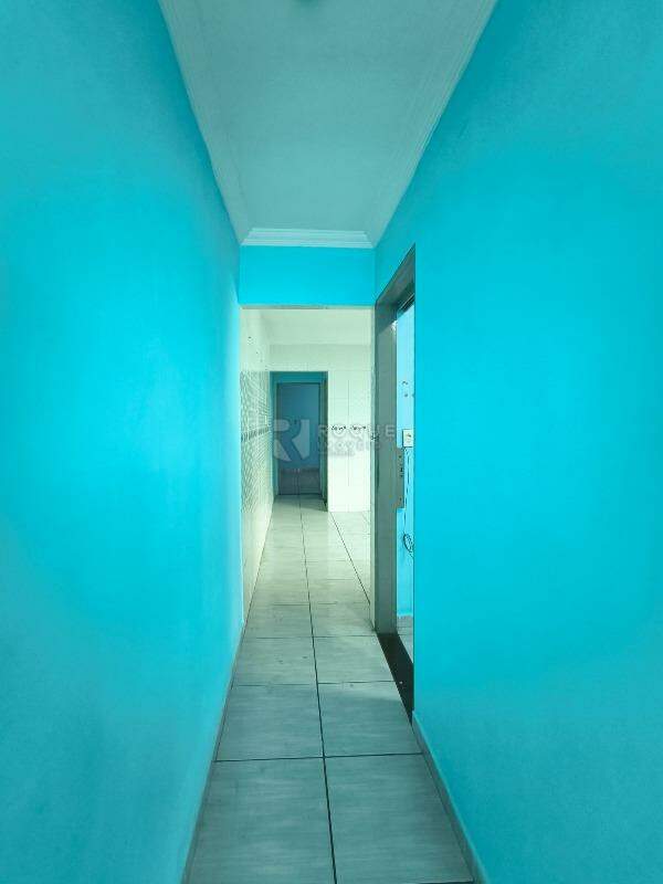 Casa Residencial para aluguel no bairro Jardim São Lourenço: CORREDOR INTERNO