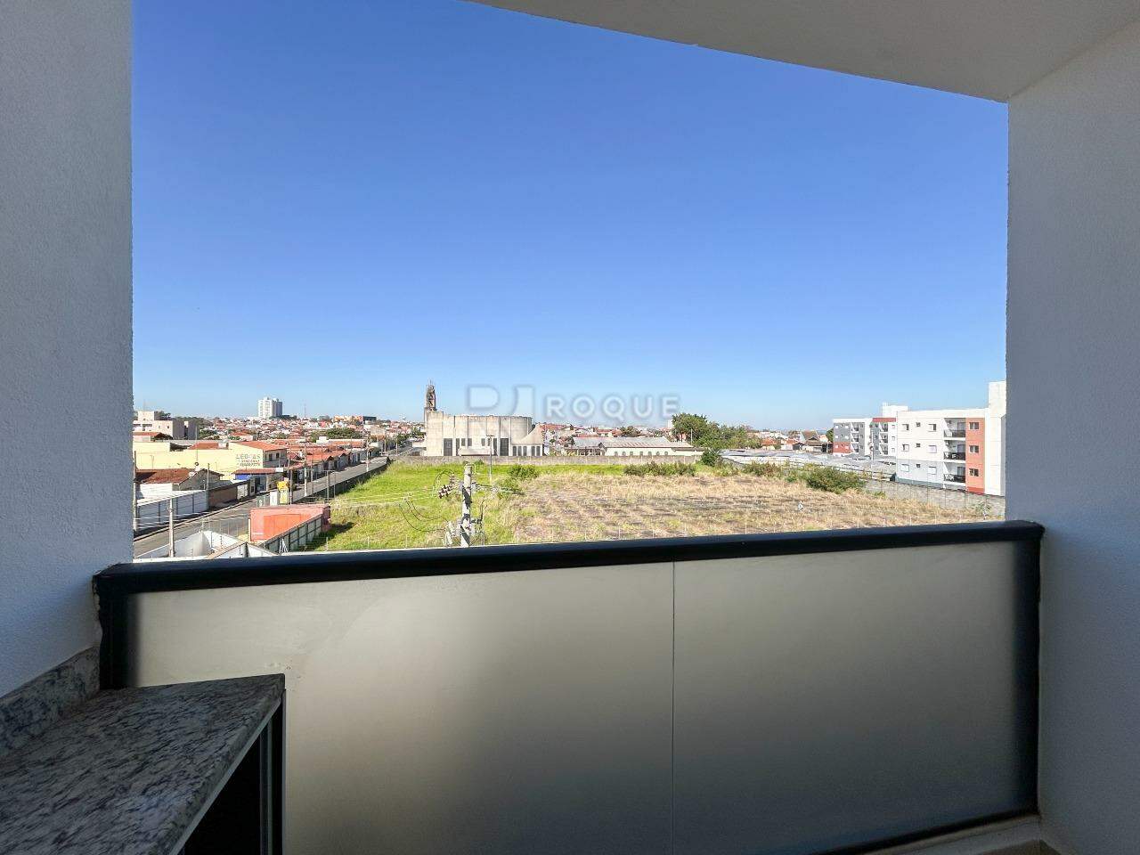 Apartamento para aluguel no bairro Jardim Ouro Verde: Sacada 