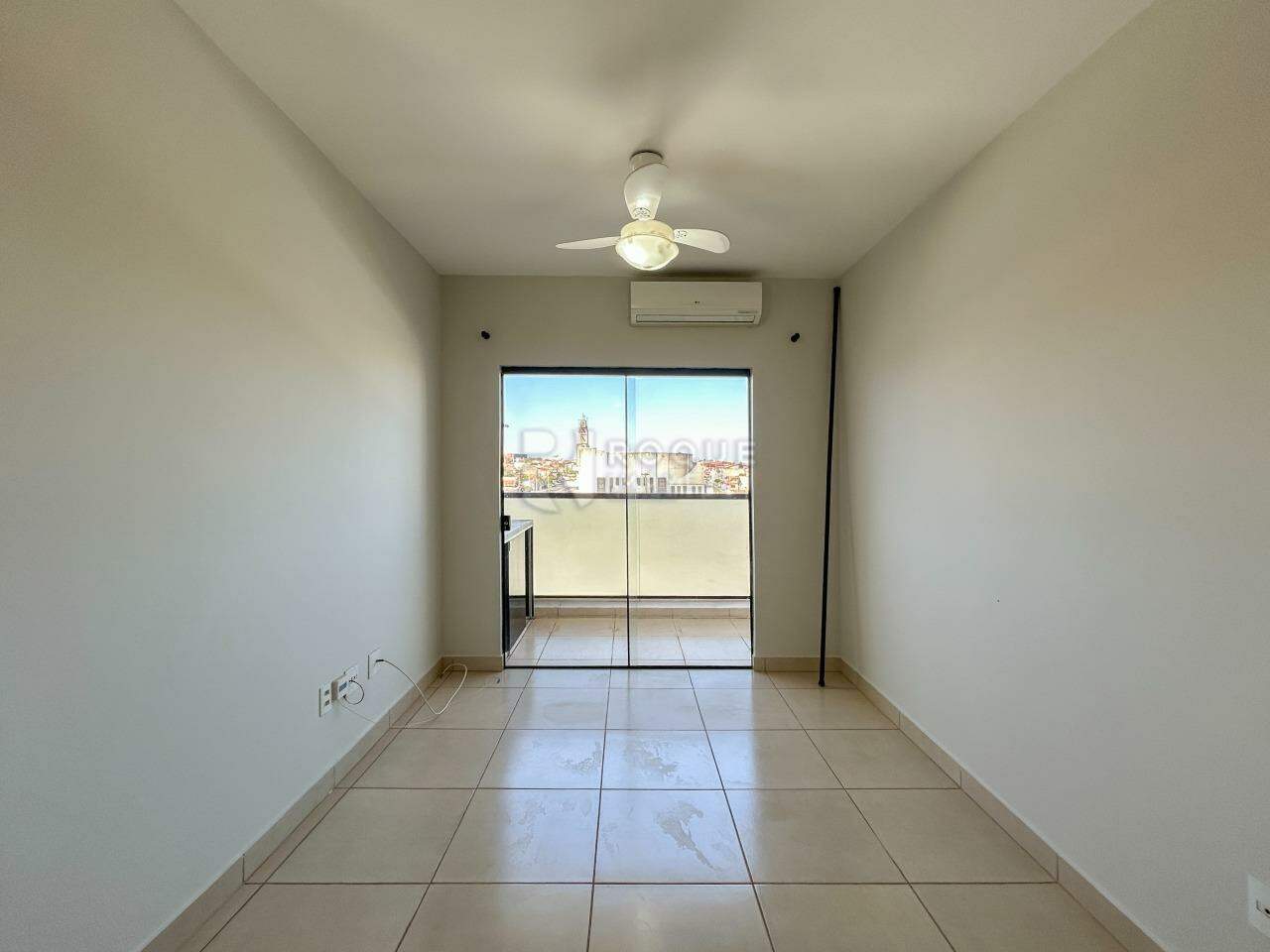 Apartamento para aluguel no bairro Jardim Ouro Verde: Sala 