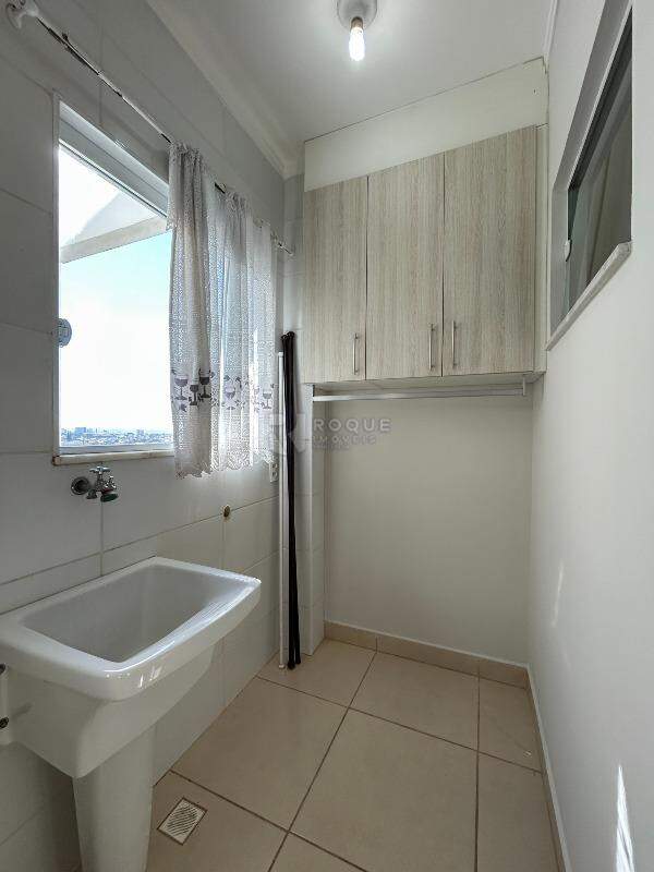 Apartamento para aluguel no bairro Jardim Ouro Verde: Área de serviço 