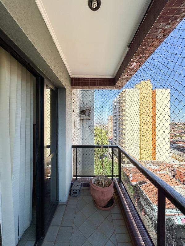 Apartamento para aluguel no bairro Centro: Sacada