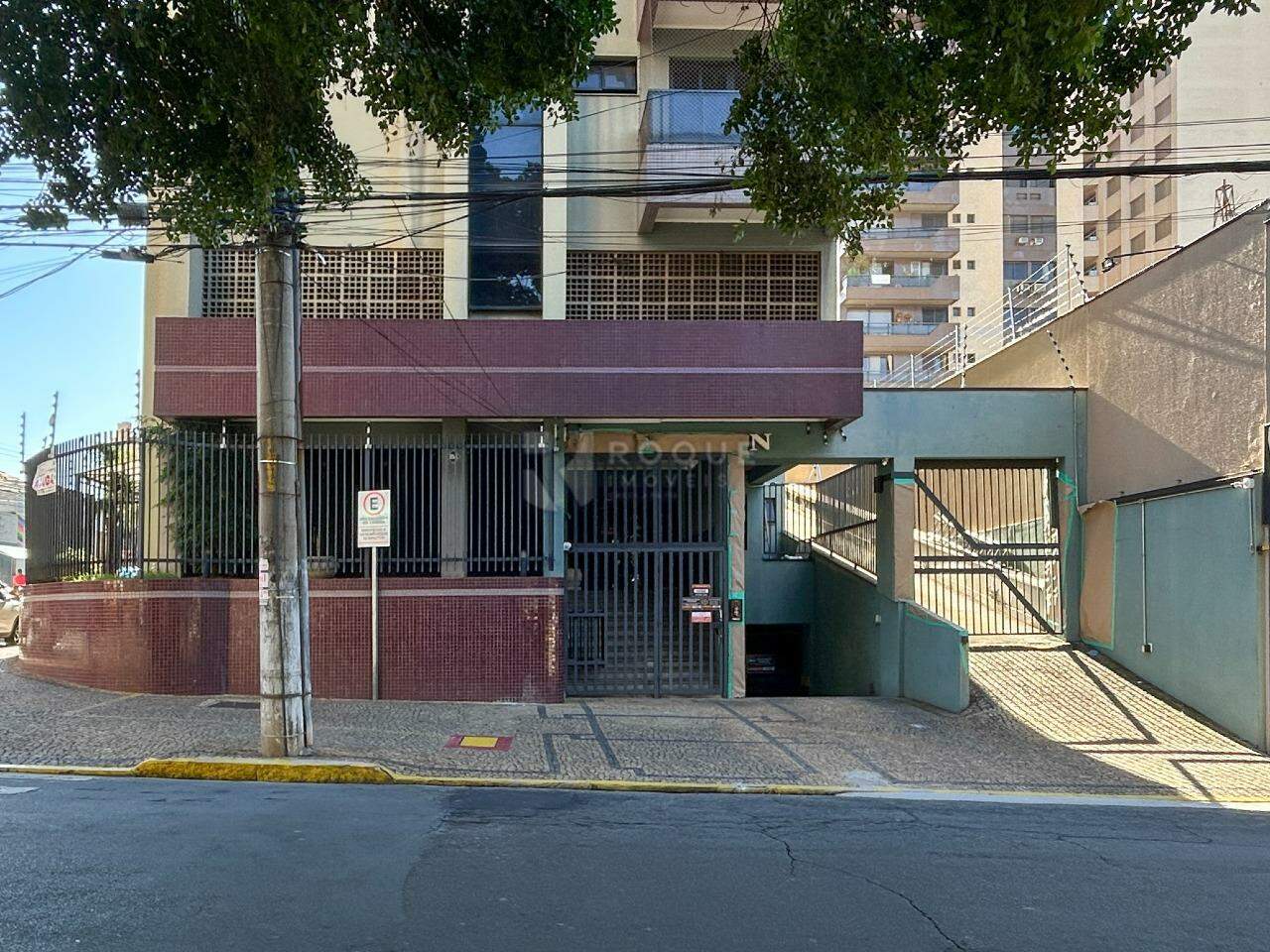 Apartamento para aluguel no bairro Centro: Condomínio 