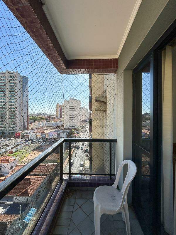 Apartamento para aluguel no bairro Centro: Sacada