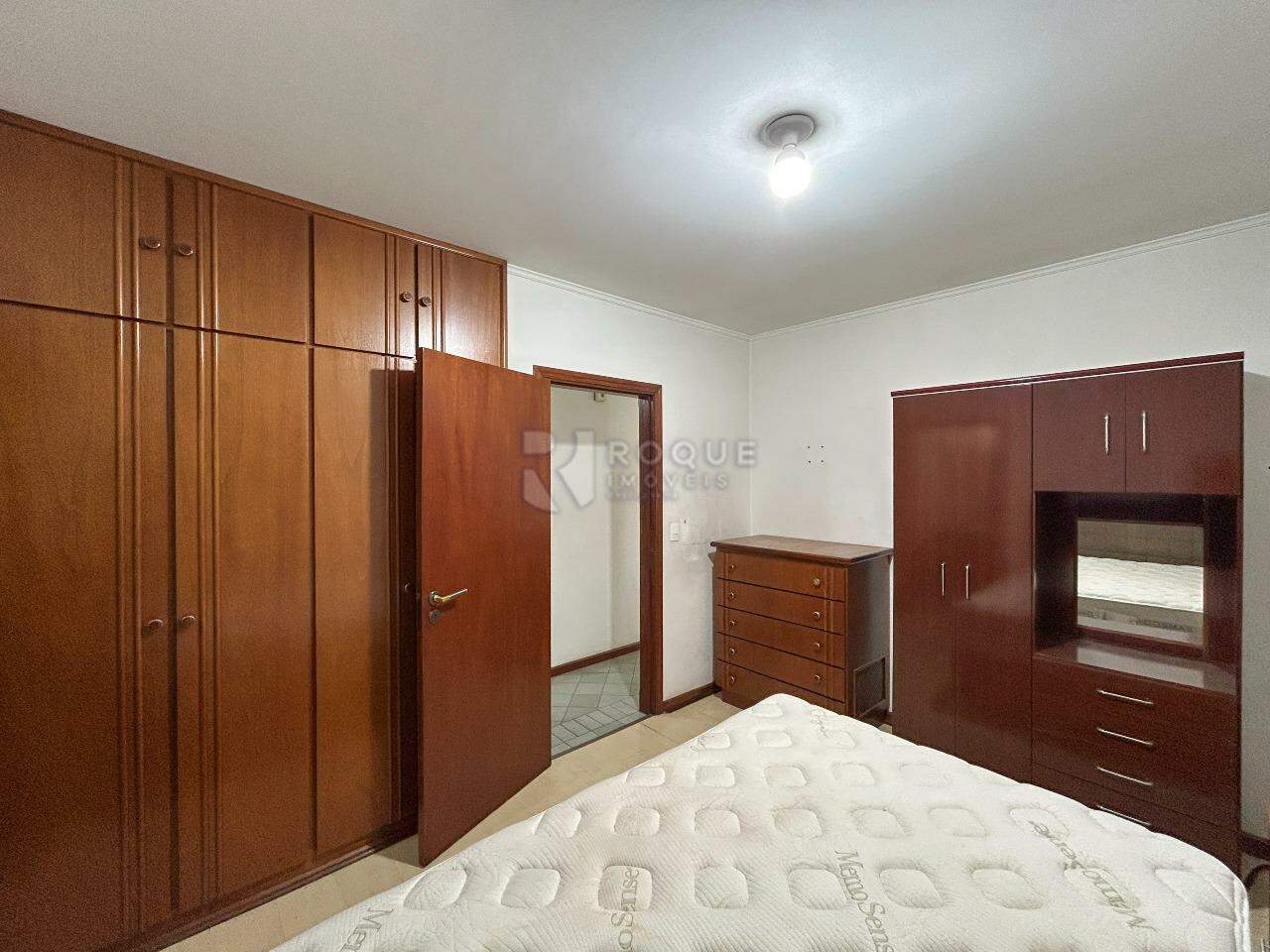 Apartamento para aluguel no bairro Centro: Suíte