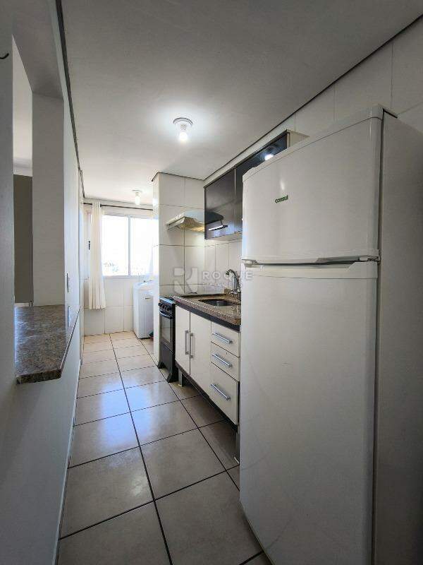 Apartamento à venda no bairro Chácaras Antonieta: COZINHA