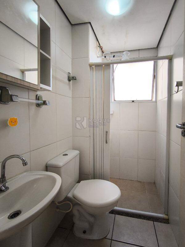 Apartamento à venda no bairro Chácaras Antonieta: BANHEIRO SOCIAL