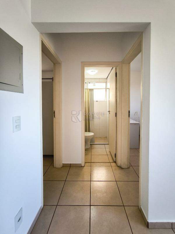 Apartamento à venda no bairro Chácaras Antonieta: ÁREA DE CIRCULAÇÃO