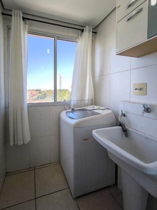 Apartamento à venda no bairro Chácaras Antonieta: LAVANDERIA