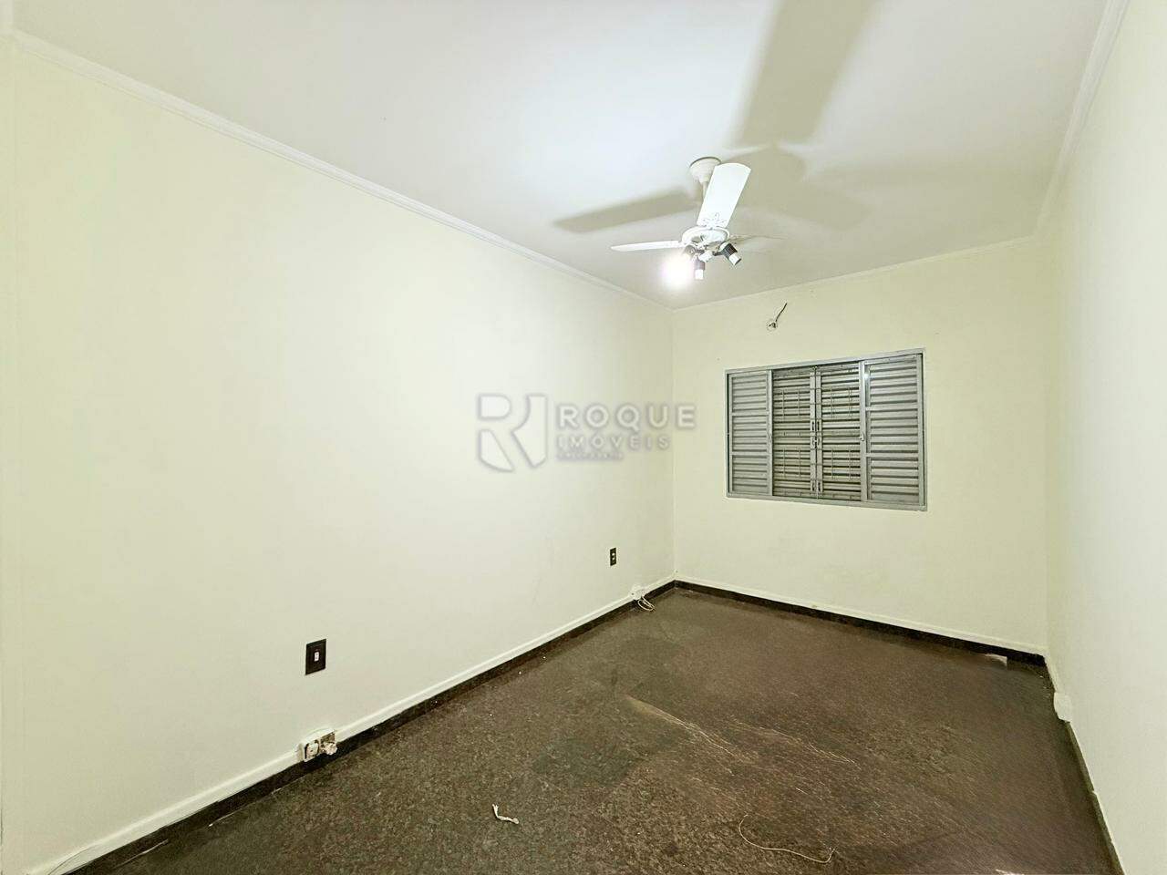Casa Residencial para aluguel no bairro Centro: Dormitório 01