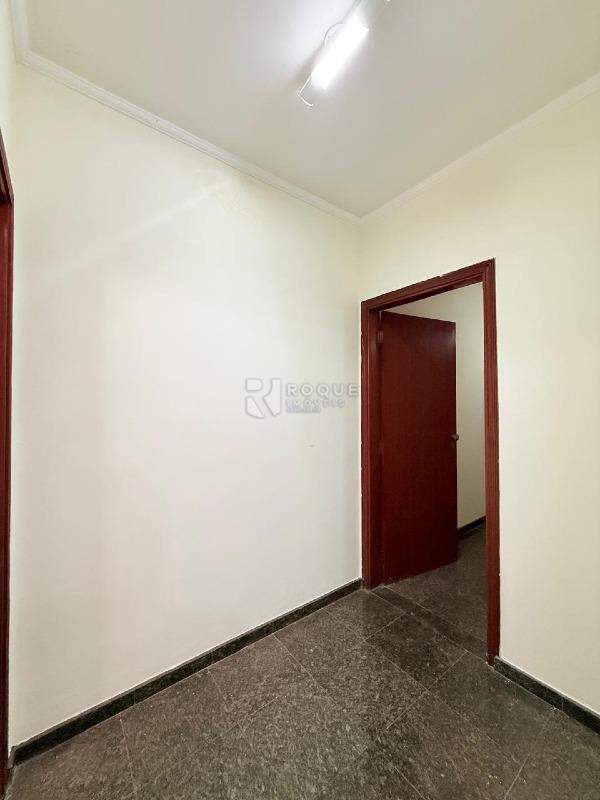 Casa Residencial para aluguel no bairro Centro: Hall