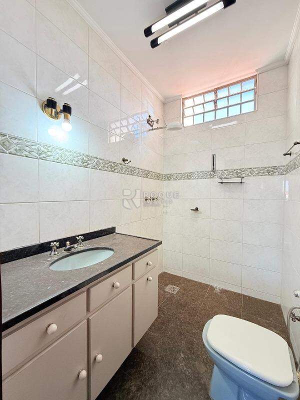 Casa Residencial para aluguel no bairro Centro: Wc Social
