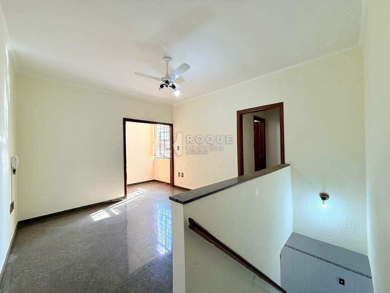 Casa Residencial para aluguel no bairro Centro: Sala Superior