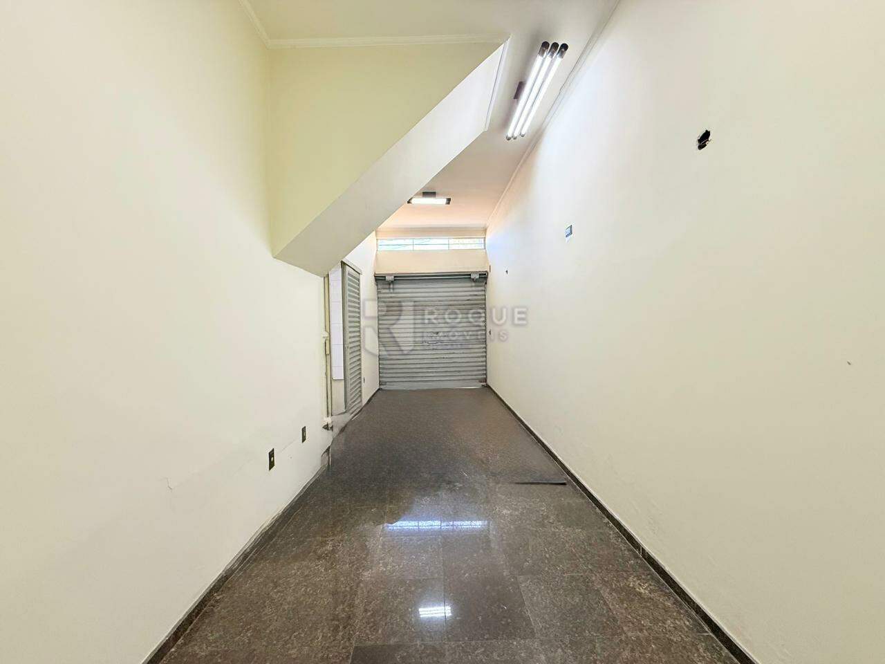 Casa Residencial para aluguel no bairro Centro: Garagem