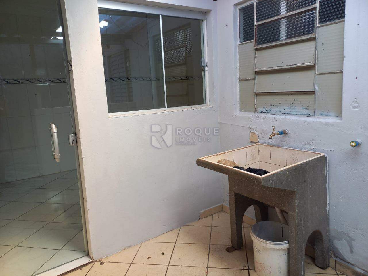 Casa Residencial à venda no bairro Parque Residencial Abílio Pedro: Lavanderia