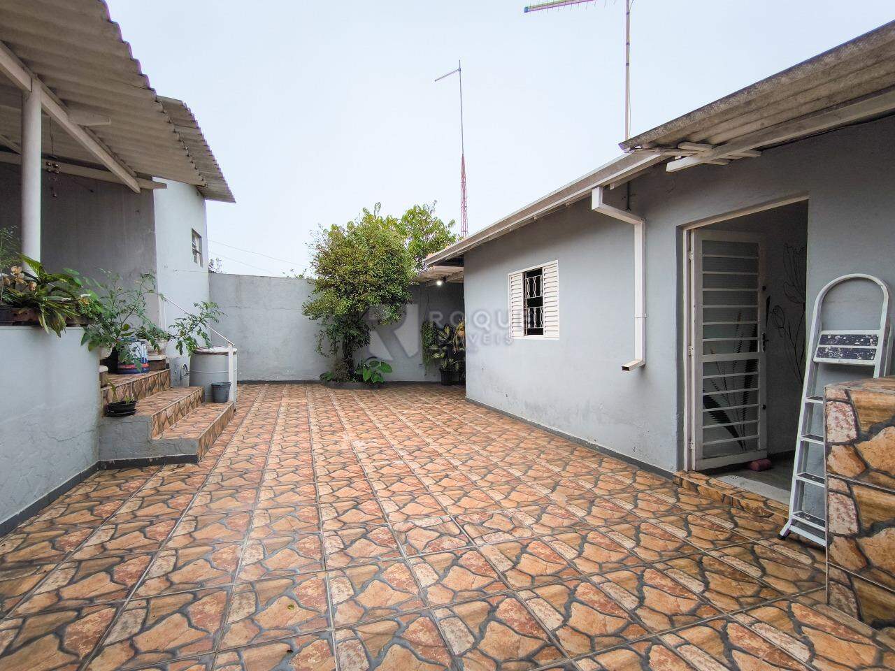 Casa Residencial à venda no bairro Jardim Maria Flora: QUINTAL