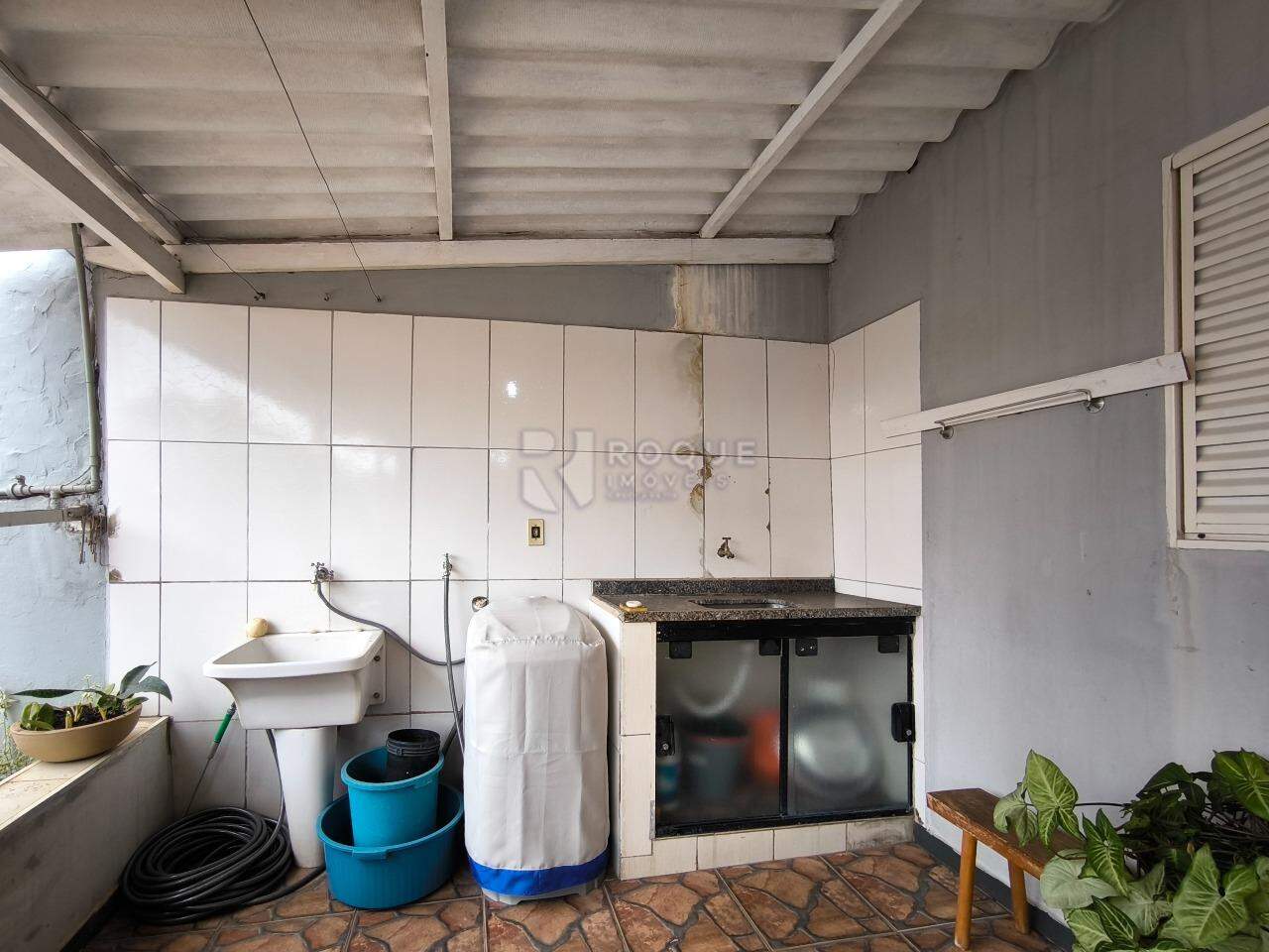 Casa Residencial à venda no bairro Jardim Maria Flora: LAVANDERIA EDÍCULA