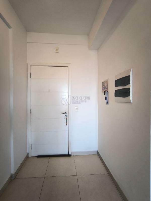 Apartamento à venda no bairro Chácaras Antonieta: HALL DE ENTRADA