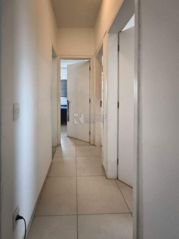 Apartamento à venda no bairro Chácaras Antonieta: CORREDOR INTERNO