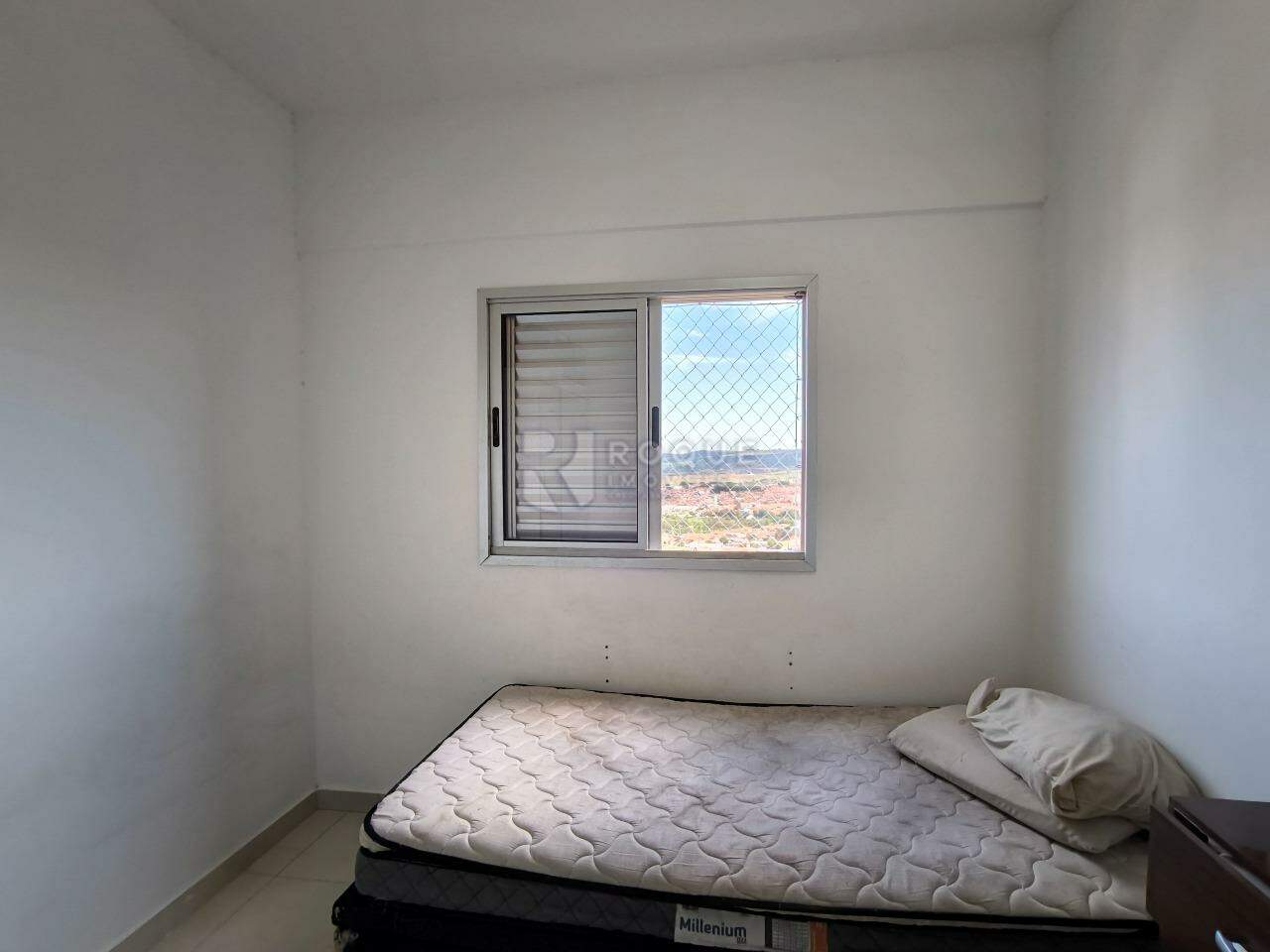 Apartamento à venda no bairro Chácaras Antonieta: DORMITÓRIO 2