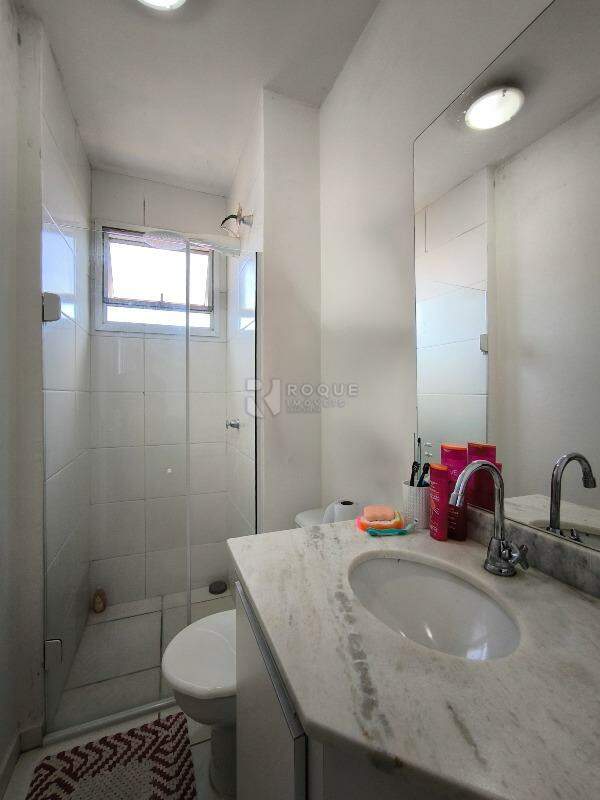Apartamento à venda no bairro Chácaras Antonieta: WC SUÍTE