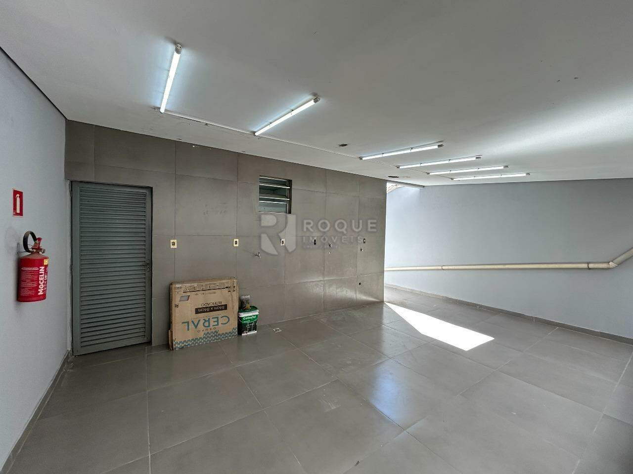 Salão para aluguel no bairro Jardim Campo Belo: Rancho fundo