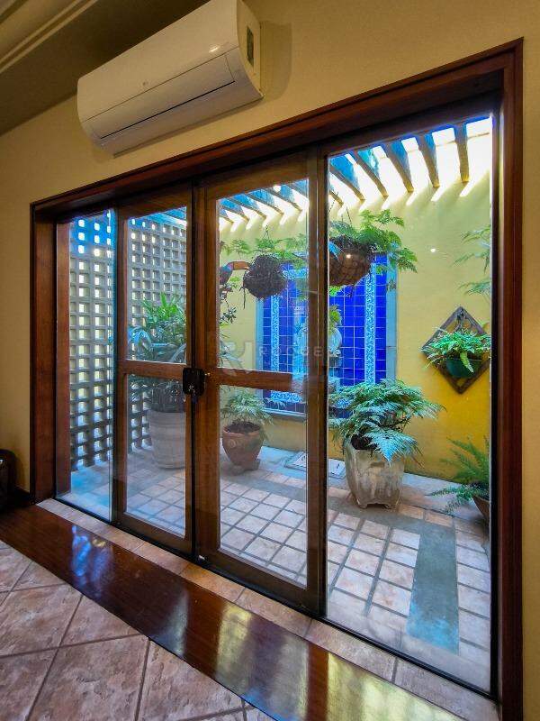 Casa em condomínio à venda no bairro Portal das Rosas: JARDIM DE INVERNO