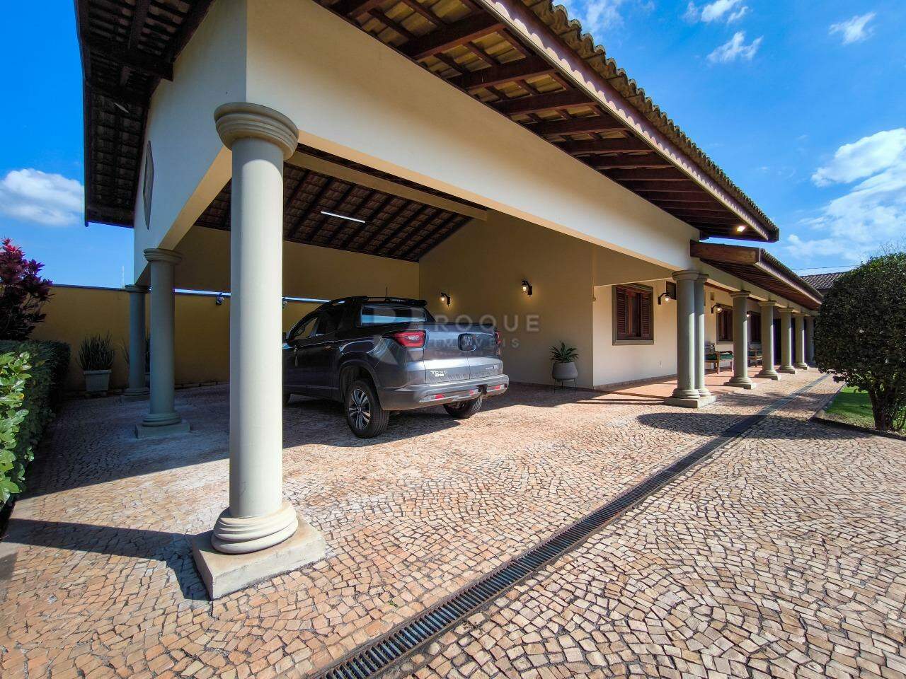 Casa em condomínio à venda no bairro Portal das Rosas: GARAGEM