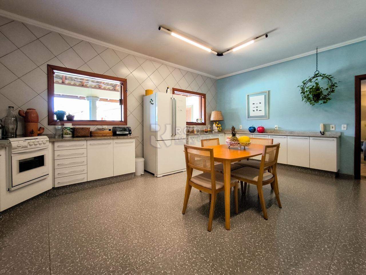 Casa em condomínio à venda no bairro Portal das Rosas: COZINHA