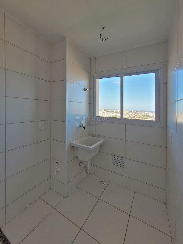 Apartamento à venda no bairro Jardim Orestes Veroni: Área de serviço