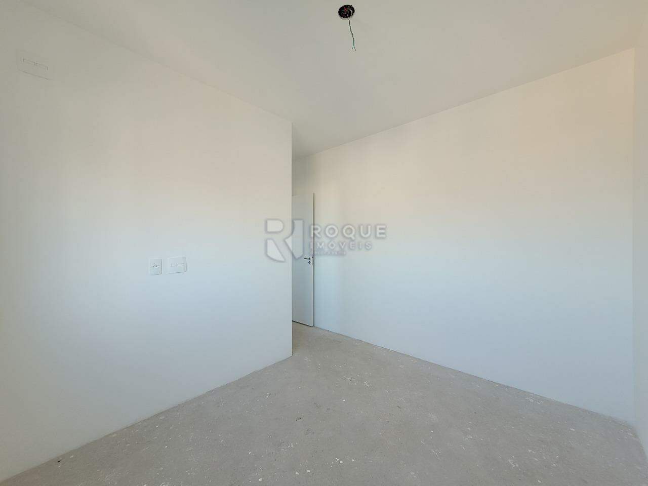 Apartamento à venda no bairro Jardim Orestes Veroni: Suíte