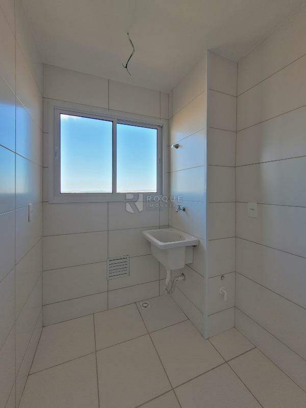Apartamento à venda no bairro Jardim Orestes Veroni: Área de serviço