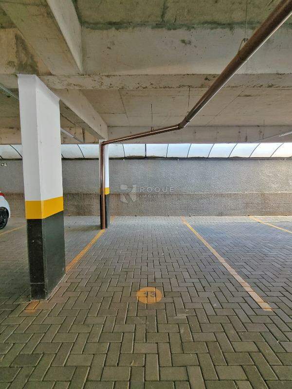 Apartamento à venda no bairro Jardim Orestes Veroni: Vaga de garagem