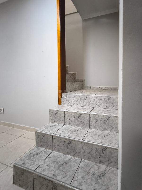 Casa Residencial à venda no bairro Jardim Residencial Recanto Alvorada: ACESSO PISO SUPERIOR