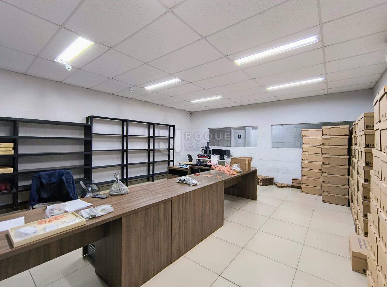 Barracão/Galpão para aluguel no bairro Jardim Anhanguera: Sala