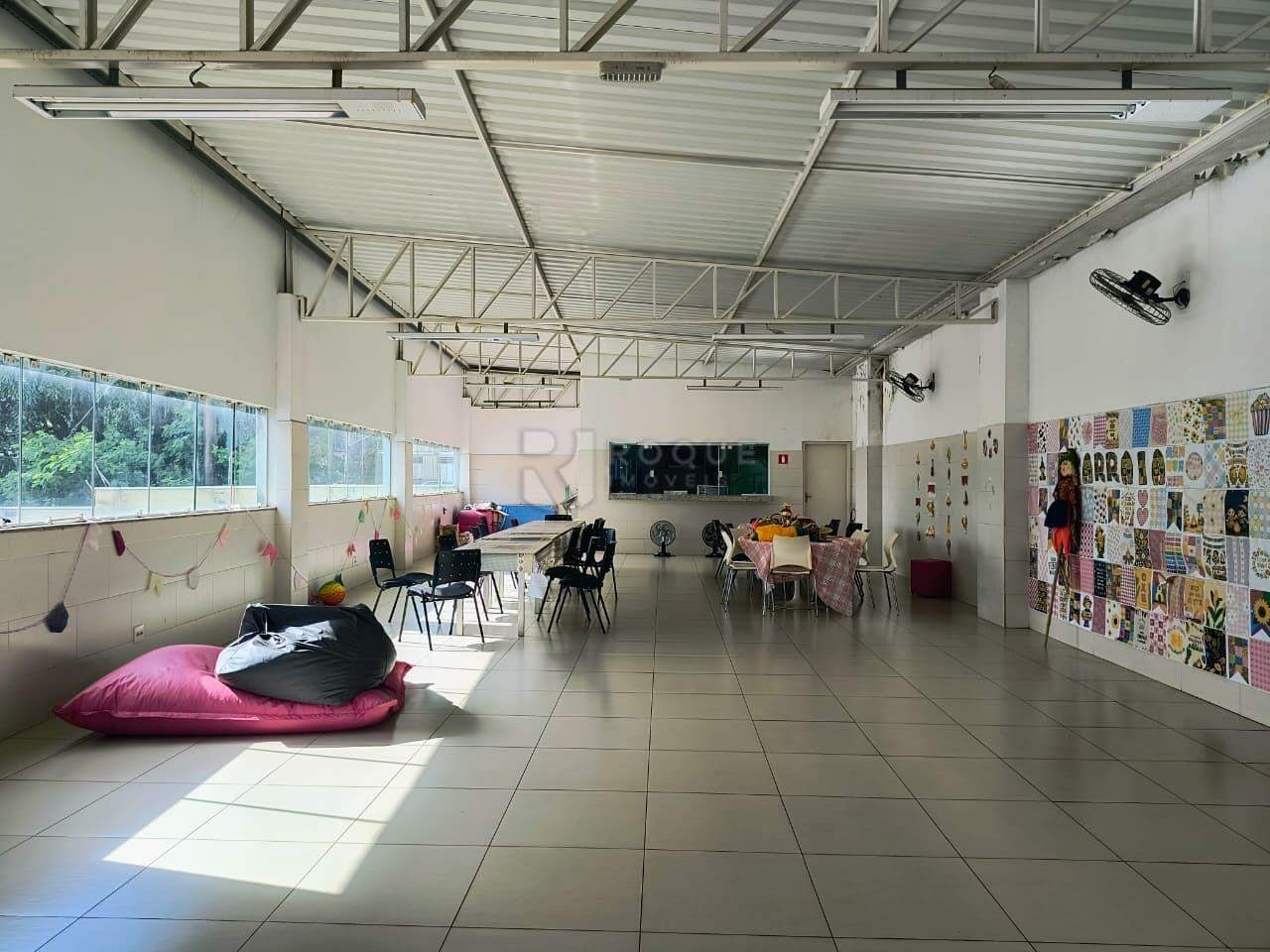 Barracão/Galpão para aluguel no bairro Jardim Anhanguera: Sala superior
