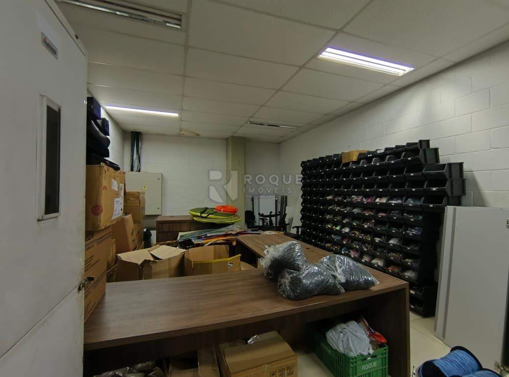 Barracão/Galpão para aluguel no bairro Jardim Anhanguera: Sala