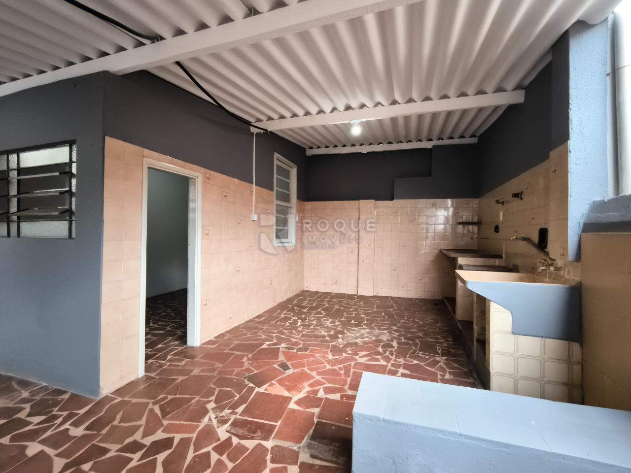 Casa Residencial para aluguel no bairro Centro: ÁREA DE SERVIÇO