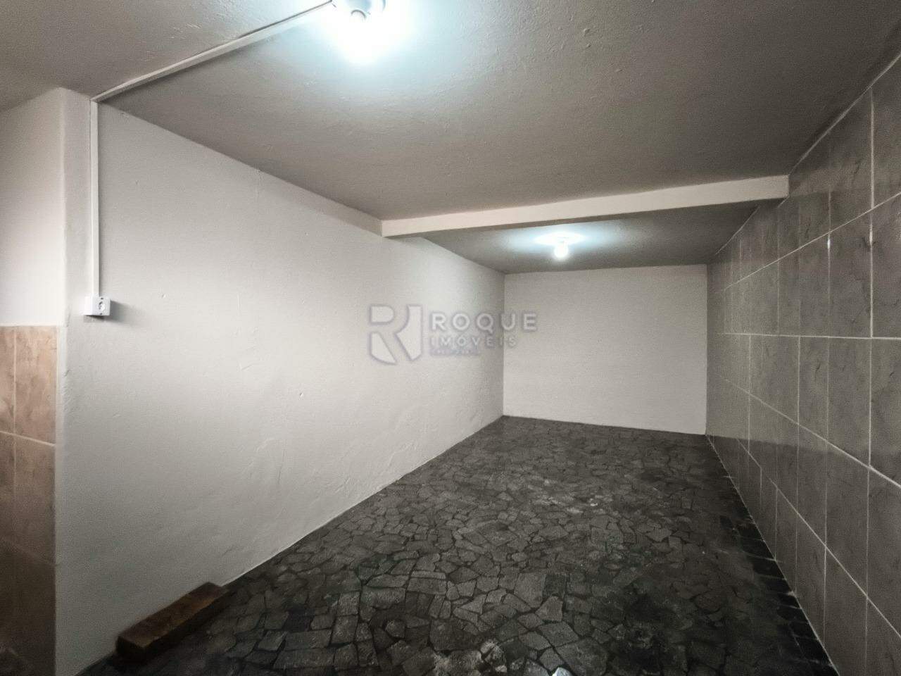 Casa Residencial para aluguel no bairro Centro: GARAGEM