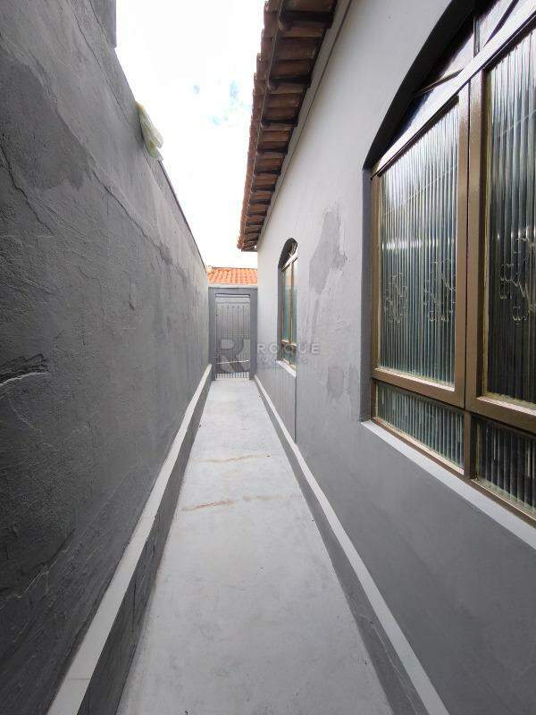 Casa Residencial para aluguel no bairro Centro: CORREDOR EXTERNO