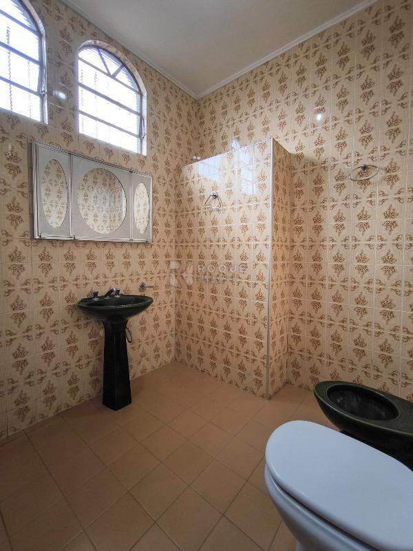 Casa Residencial para aluguel no bairro Centro: BANHEIRO SOCIAL