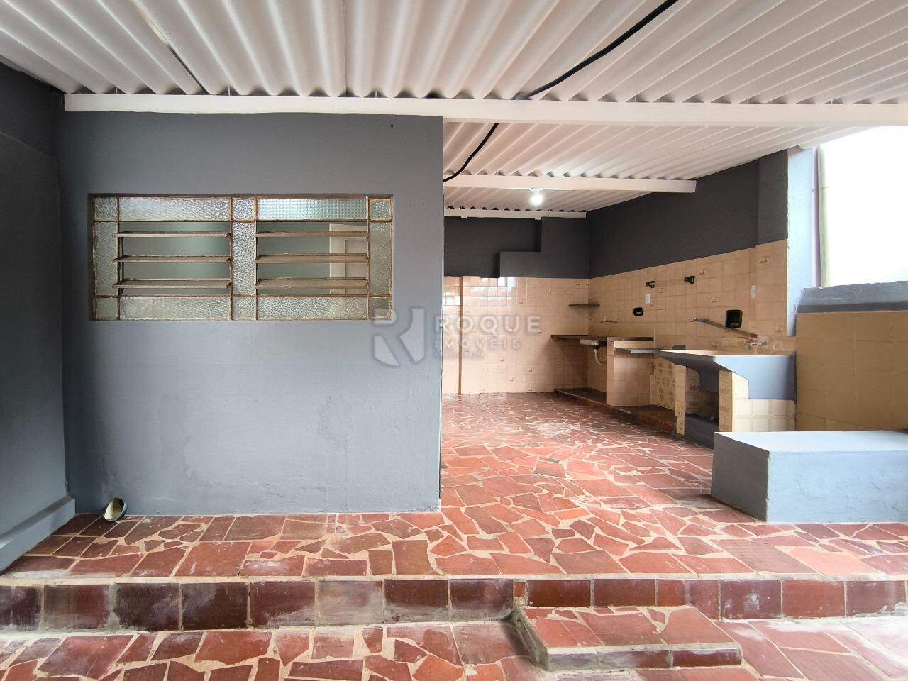 Casa Residencial para aluguel no bairro Centro: ÁREA DE SERVIÇO