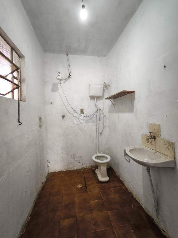 Casa Residencial à venda no bairro Jardim Nossa Senhora do Amparo: BANHEIRO SOCIAL