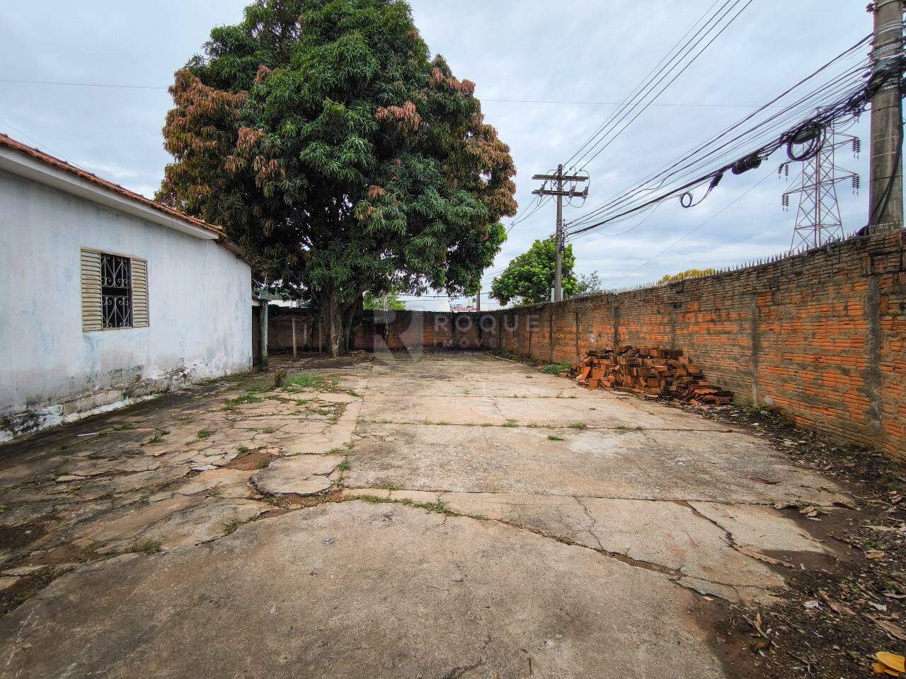 Casa Residencial à venda no bairro Jardim Nossa Senhora do Amparo: QUINTAL