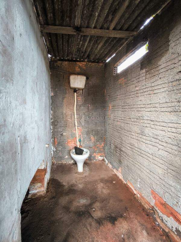 Casa Residencial à venda no bairro Jardim Nossa Senhora do Amparo: BANHEIRO EXTERNO