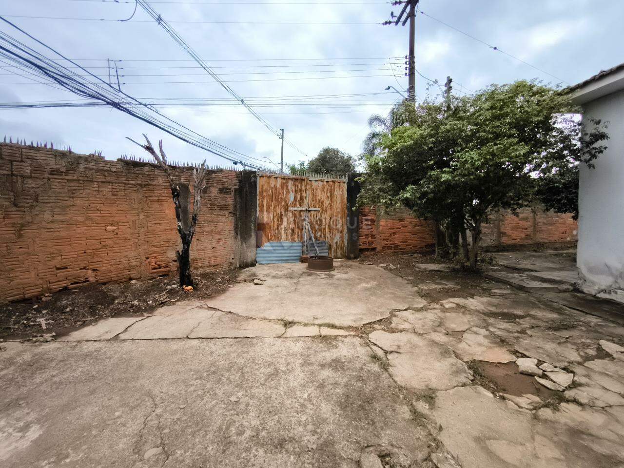 Casa Residencial à venda no bairro Jardim Nossa Senhora do Amparo: QUINTAL