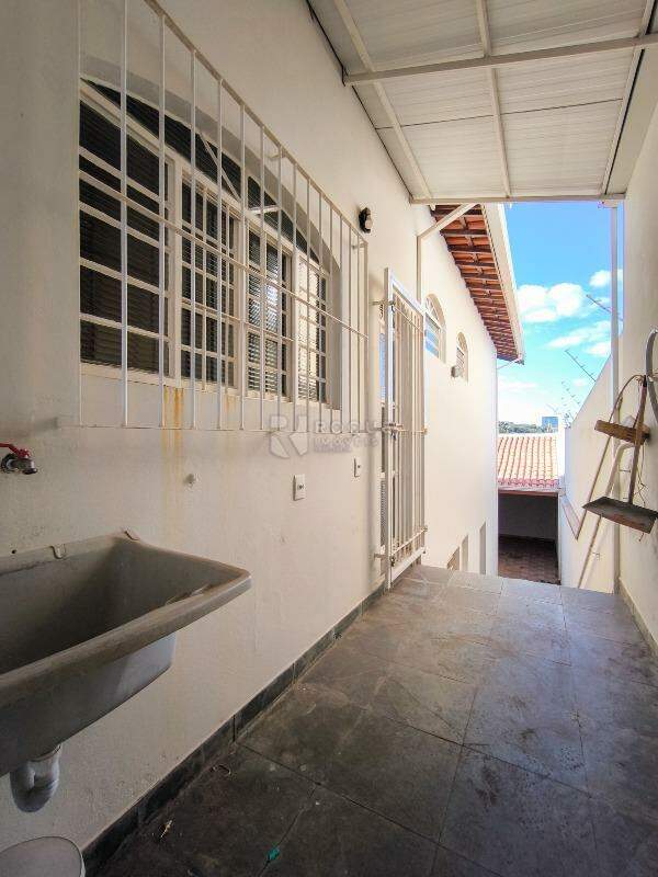 Casa Residencial à venda no bairro Jardim Maria Bruschi Modeneis: LAVATÓRIO