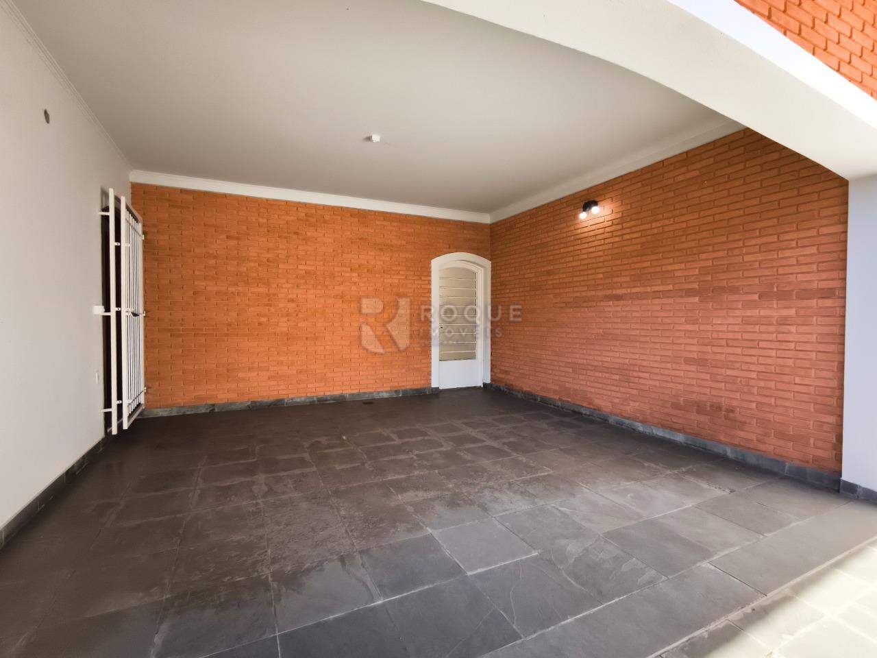 Casa Residencial à venda no bairro Jardim Maria Bruschi Modeneis: GARAGEM